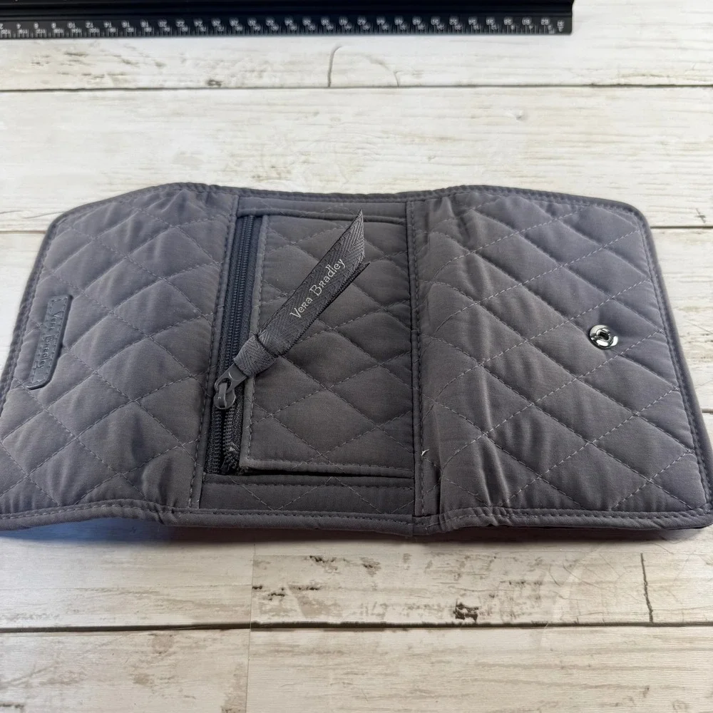 Vera Bradley Gray Quilted Microfiber Trifold Wallet Snap Closure Coin Pocket - Picture 3 of 3